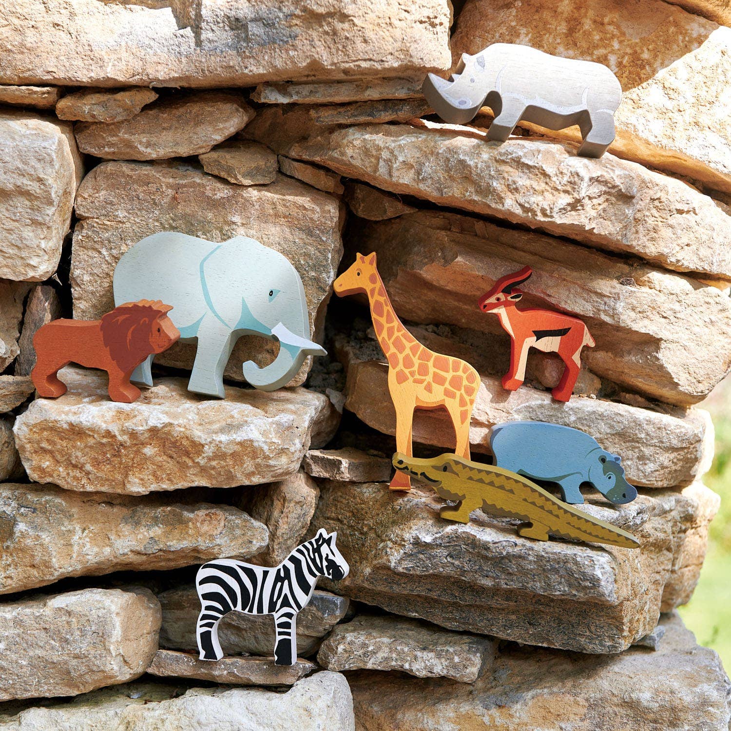 Wooden Safari Animals & Shelf Set - 8 Wild Animals of the Savanna - Imagination Wooden Toys